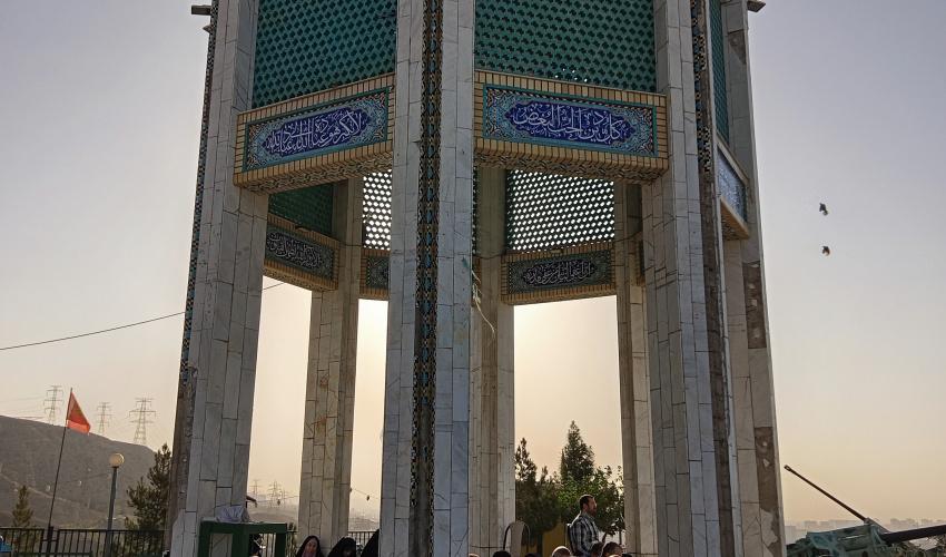 برگزاری آیین غبار روبی و زیارت مزار شهداء